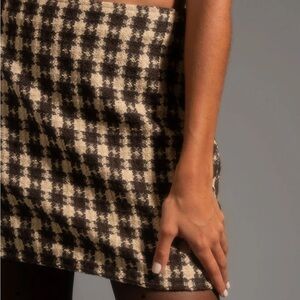Chic Houndstooth Skirt in Black and Cream
